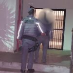 Homem é levado a delegacia por violência doméstica em Alumínio